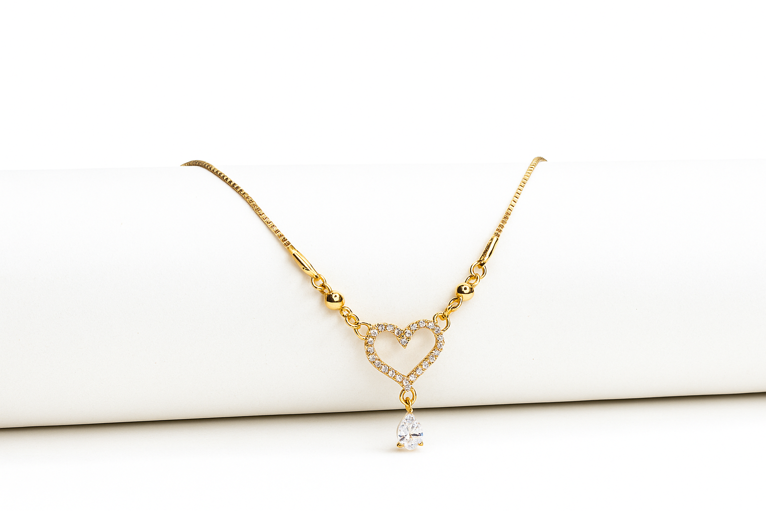 Luxurious Heart Chain Locket / Necklace
